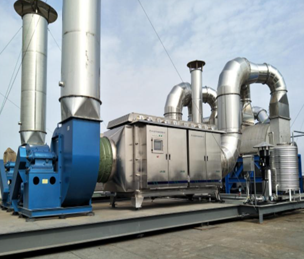 大型VOCs治理設(shè)備現(xiàn)場(chǎng)安裝圖