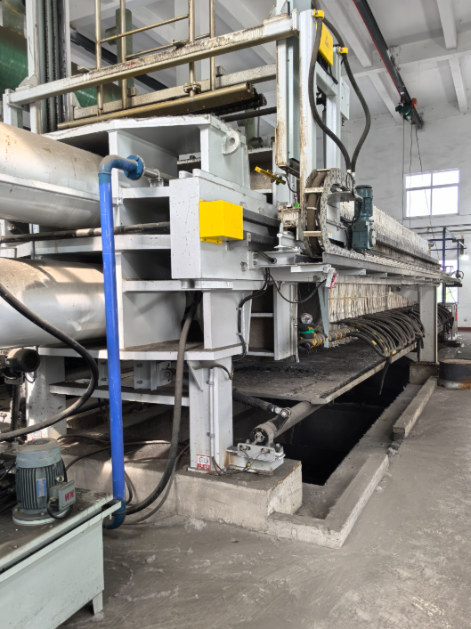 鄭州樸華科技現代化生產車間內